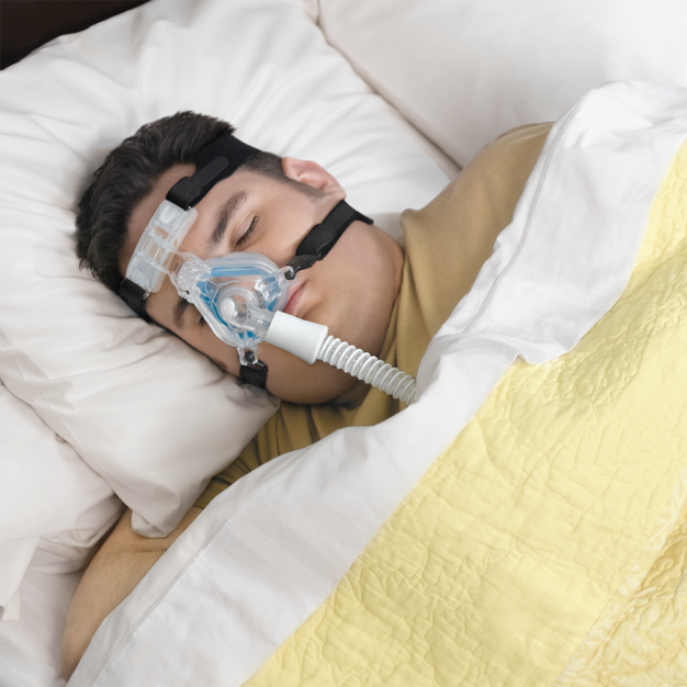 Philips Respironics ComfortGel Blue CPAP Nasenmaske getragen